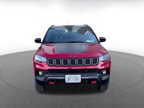 Used 2025 Jeep Compass Trailhawk image 11