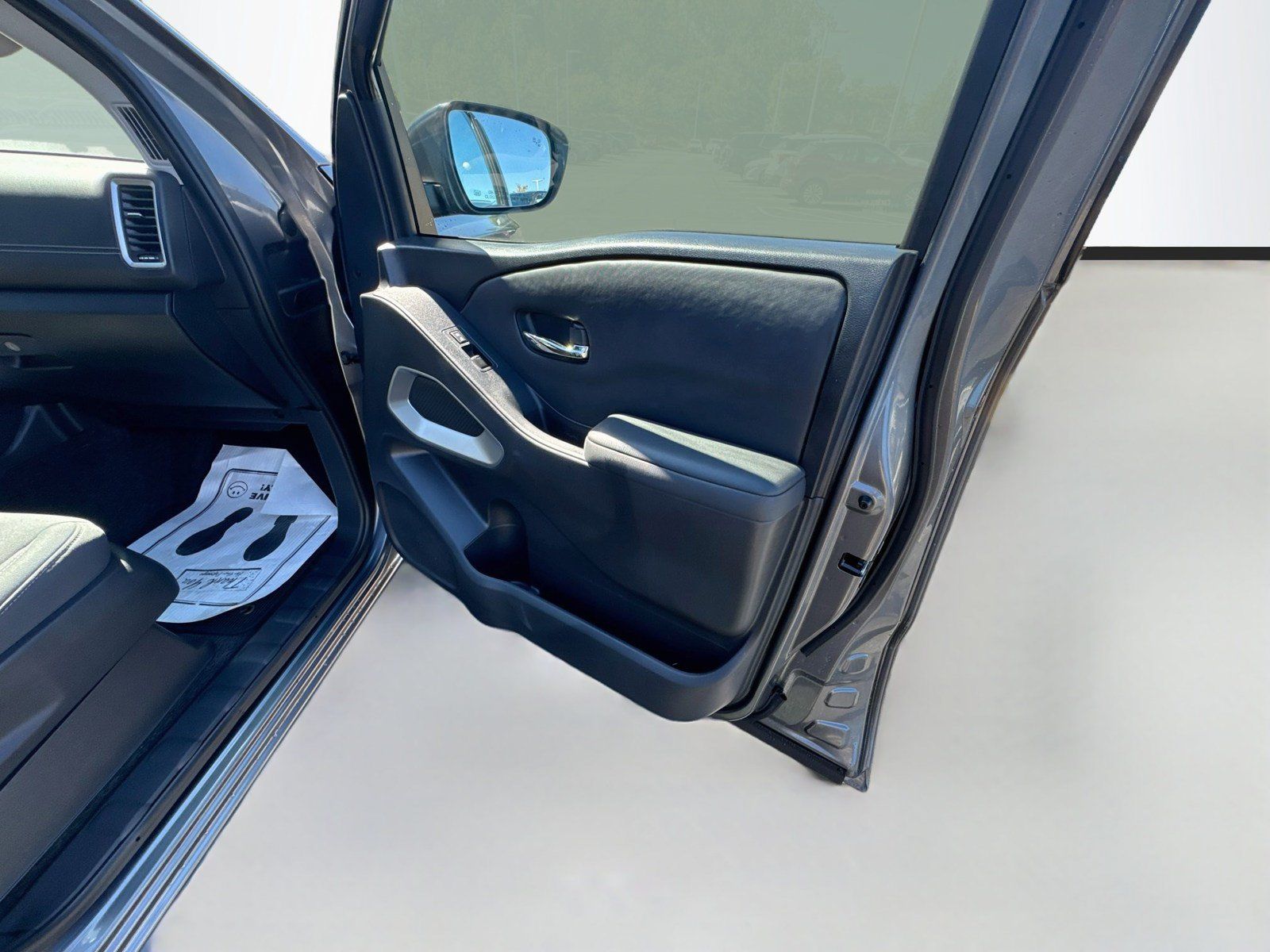 Used 2022 Nissan Frontier SV AWD/4WD image 34