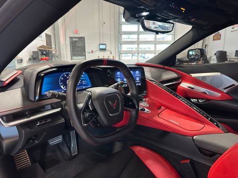 Used 2021 Chevrolet Corvette Stingray Preferred Cpe w/ Z51 Performance Package RWD image 16