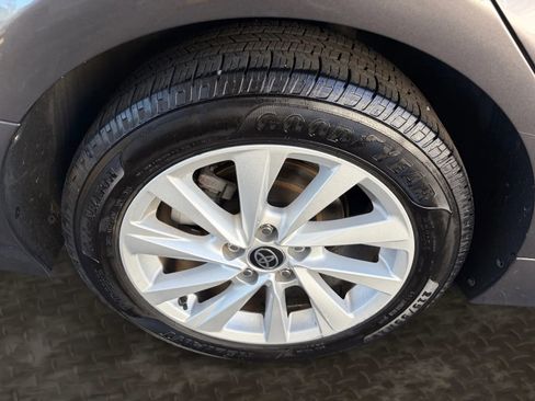Used 2021 Toyota Camry LE FWD image 34