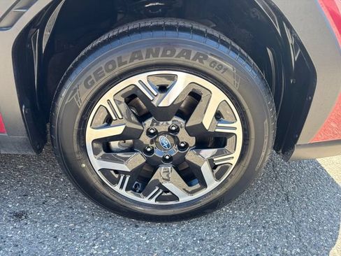 Certified 2025 Subaru Forester Premium AWD/4WD image 29