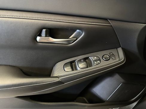 Used 2020 Nissan Sentra SV FWD image 16
