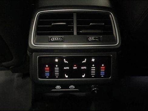 Used 2022 Audi RS 7 Sportback AWD/4WD image 28