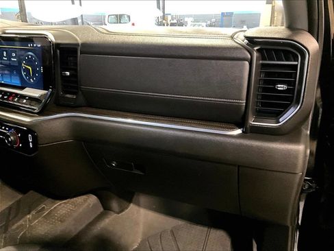 Used 2024 Chevrolet Silverado 1500 RST w/ Redline Edition AWD/4WD image 13