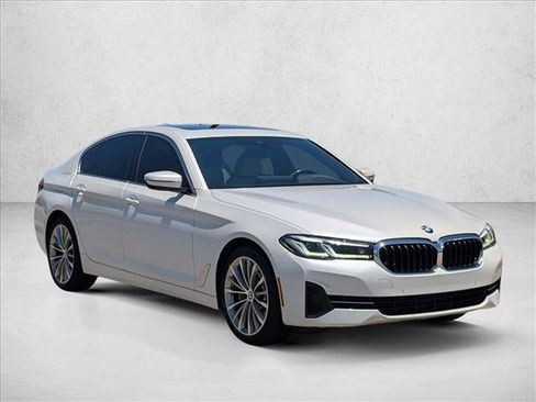 Certified 2023 BMW 530i w/ Premium Package RWD image 3