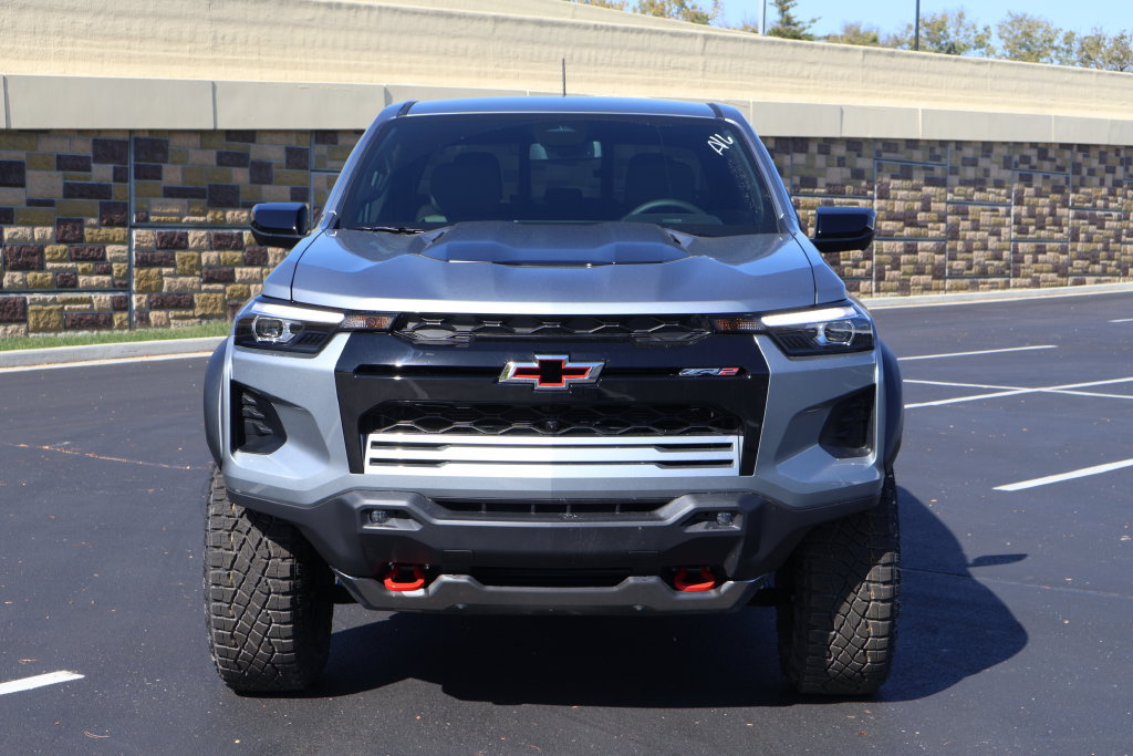 New 2026 Chevrolet Colorado ZR2 w/ Technology Package AWD/4WD image 2