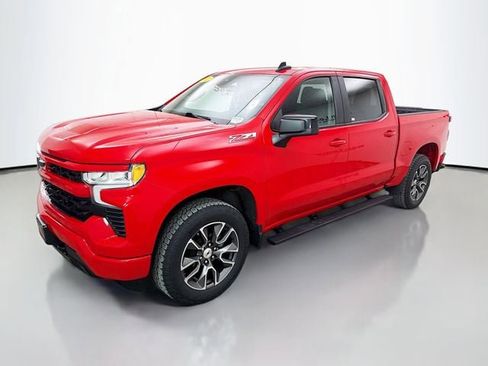 Used 2022 Chevrolet Silverado 1500 RST w/ Z71 Off-Road Package AWD/4WD image 4