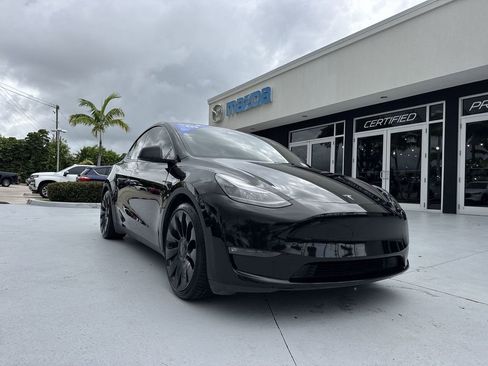 Used 2023 Tesla Model Y Performance AWD/4WD image 30
