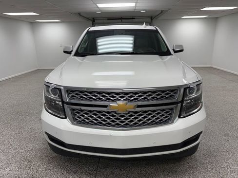 Used 2017 Chevrolet Suburban LT w/ Luxury Package image 2