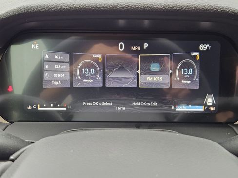 New 2025 Jeep Grand Cherokee L Laredo image 17