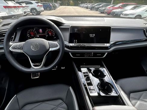 New 2026 Volkswagen Atlas Peak Edition AWD/4WD image 3