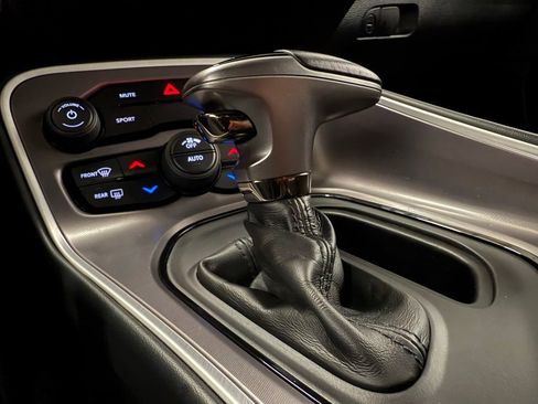 Used 2022 Dodge Challenger SXT image 23