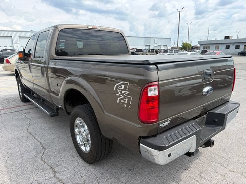 Used 2016 Ford F250 XLT w/ XLT Premium Package AWD/4WD image 6