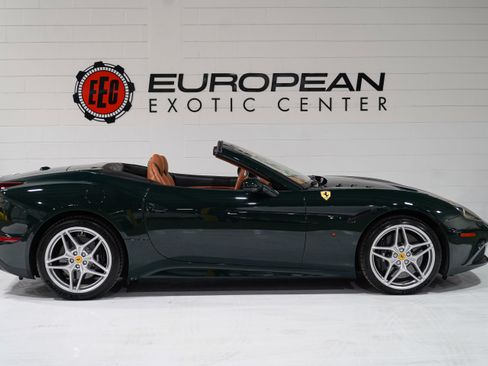 Used 2016 Ferrari California T RWD image 6