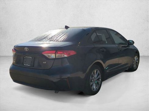 Used 2021 Toyota Corolla LE w/ LE Convenience Package image 5