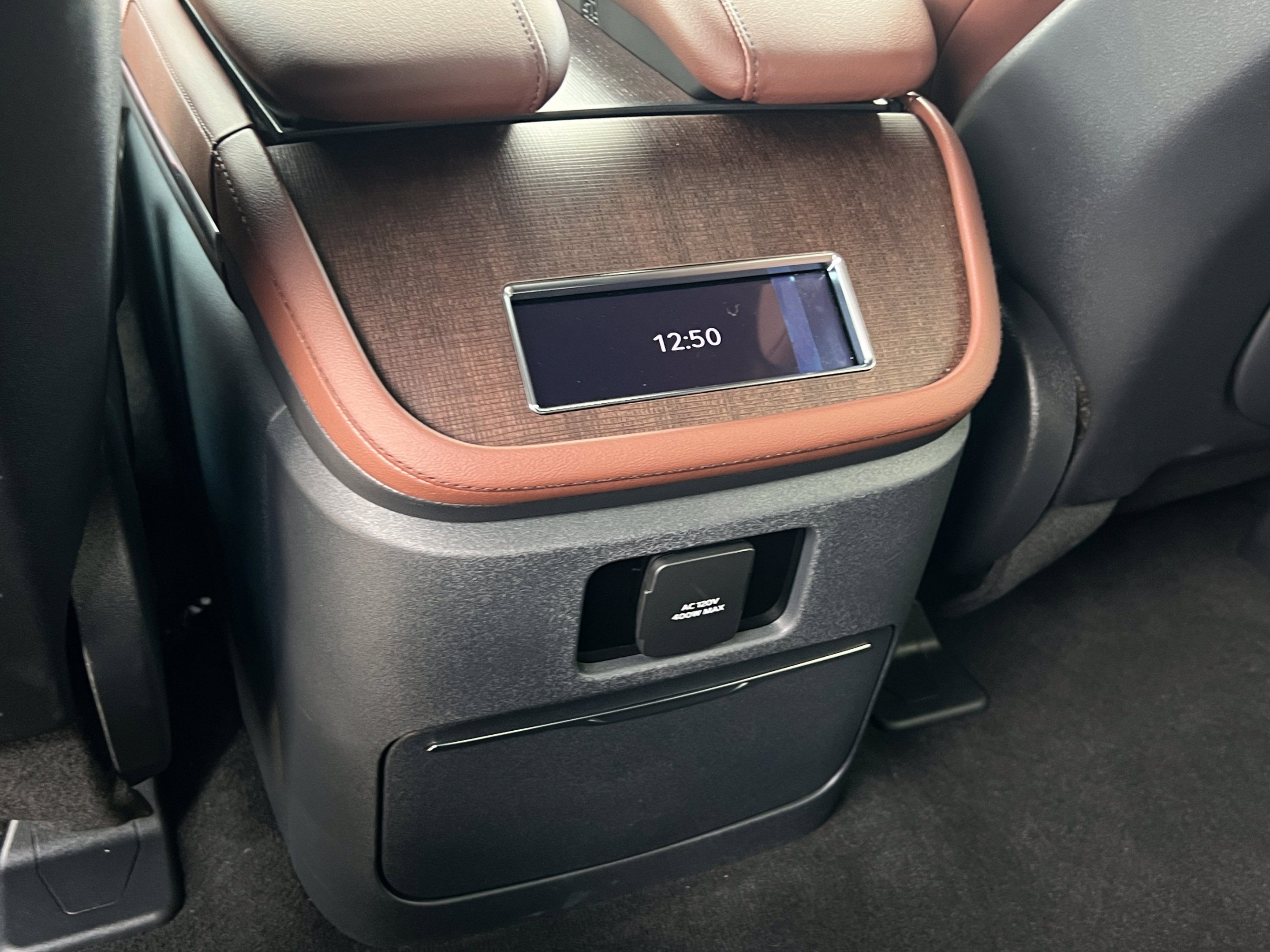 New 2026 Lincoln Navigator Reserve AWD/4WD image 25