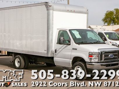 Used 2022 Ford E-450 and Econoline 450 Super Duty w/ Power Windows & Locks Group