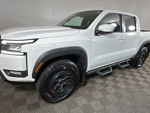 Used 2025 Nissan Frontier PRO-4X AWD/4WD image 8