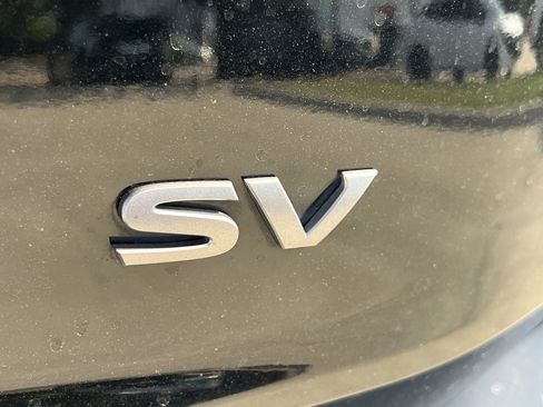 Used 2024 Nissan Rogue SV FWD image 5