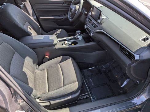 Used 2025 Nissan Altima 2.5 S FWD image 31