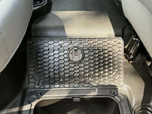 Used 2014 RAM 2500 Tradesman w/ Chrome Appearance Group AWD/4WD image 23
