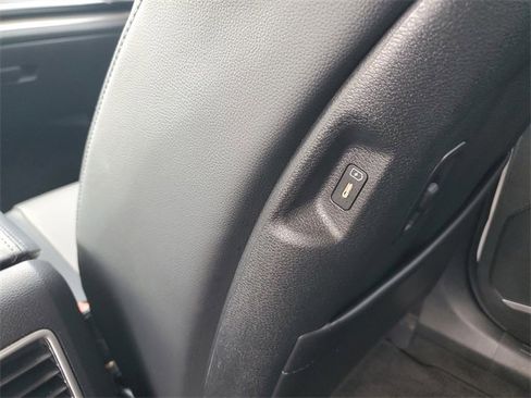 Certified 2023 Kia Sportage EX image 10