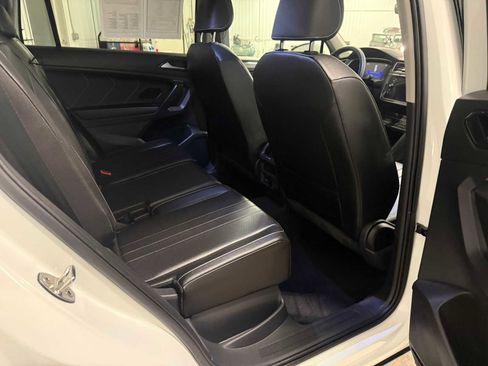 Certified 2024 Volkswagen Tiguan SE AWD/4WD image 24