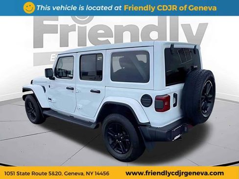 Used 2022 Jeep Wrangler Unlimited Sahara AWD/4WD image 7