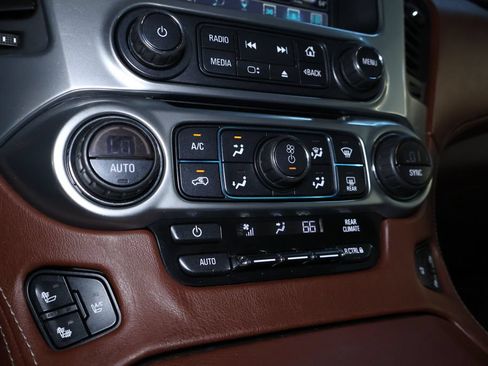 Used 2015 Chevrolet Tahoe LTZ AWD/4WD image 34