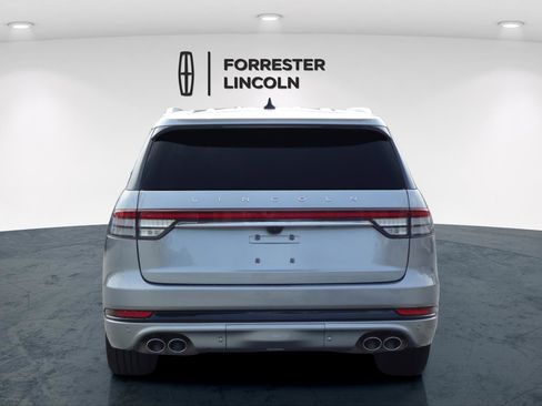 Used 2023 Lincoln Aviator Grand Touring w/ Equipment Group 301A AWD/4WD image 4