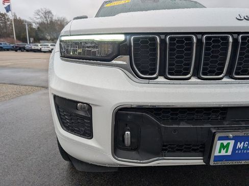 Used 2023 Jeep Grand Cherokee Overland w/ Luxury Tech Group IV AWD/4WD image 10