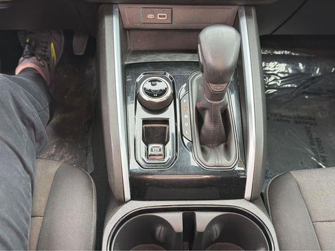 Used 2023 Chevrolet Colorado Trail Boss w/ Technology Package AWD/4WD image 23