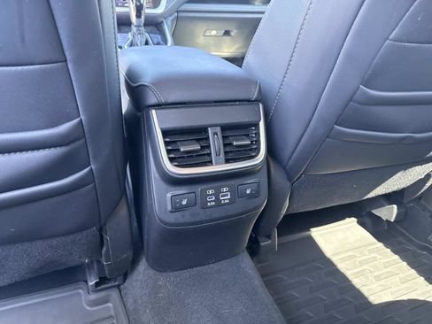 Used 2024 Subaru Outback Limited image 40