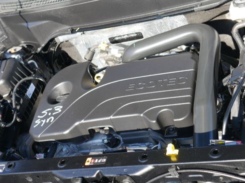 Used 2024 Chevrolet Equinox Premier AWD/4WD image 10