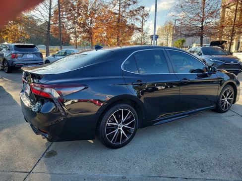 Certified 2022 Toyota Camry SE image 7