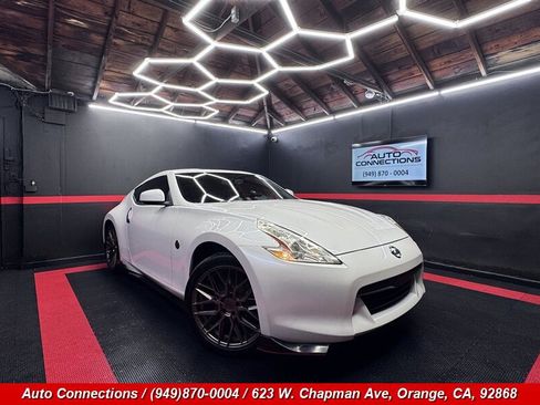 Used 2009 Nissan 370Z Touring w/ Aerodynamics Pkg RWD image 1