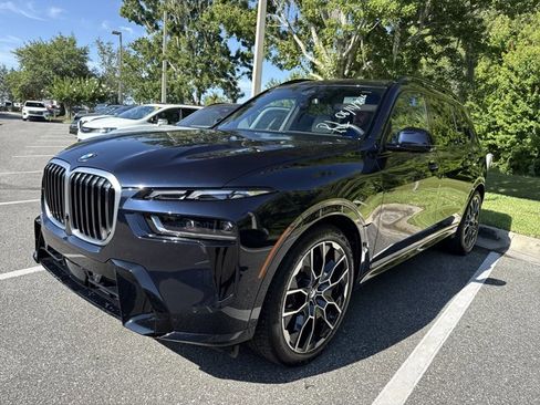 Used 2026 BMW X7 xDrive40i w/ Executive Package AWD/4WD image 3