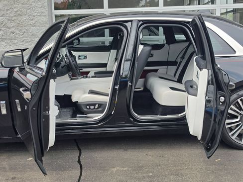 Used 2021 Rolls-Royce Ghost AWD/4WD image 22