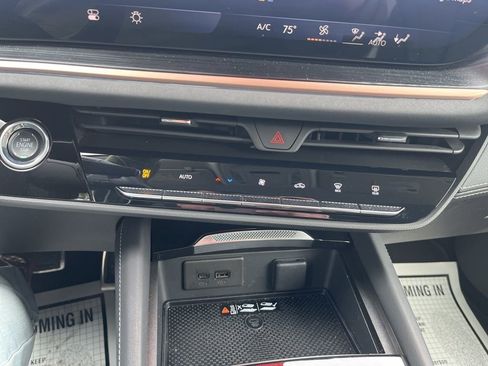 Used 2025 Buick Envision Sport Touring image 17