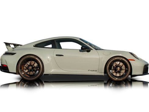 Used 2025 Porsche 911 Carrera 4 GTS AWD/4WD image 2