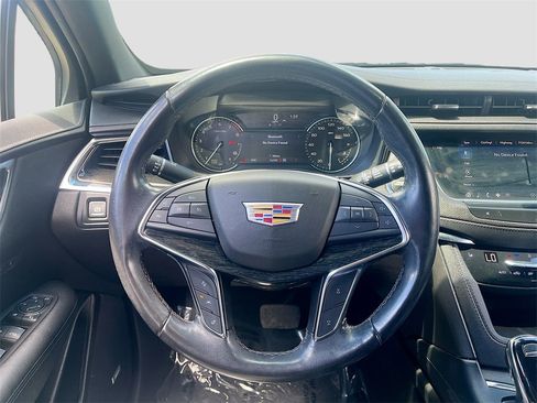 Used 2022 Cadillac XT5 Premium Luxury image 11
