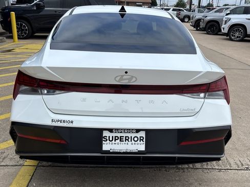 Used 2025 Hyundai Elantra Limited FWD image 4