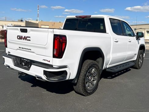 Used 2024 GMC Sierra 1500 AT4 image 10