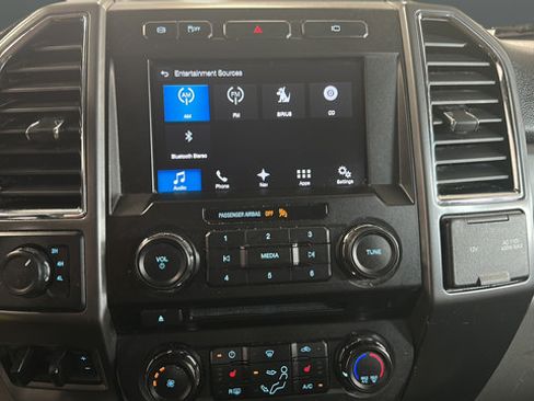 Used 2017 Ford F350 XLT w/ XLT Premium Package AWD/4WD image 14