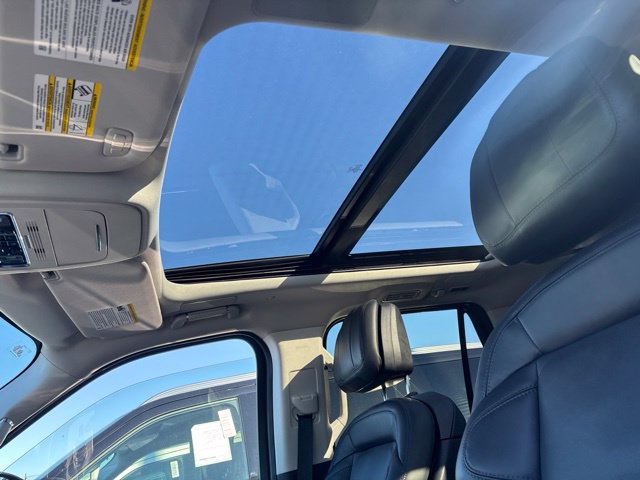 New 2026 Lincoln Navigator Reserve AWD/4WD image 13