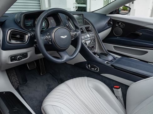 Used 2020 Aston Martin DB11 Volante RWD image 6
