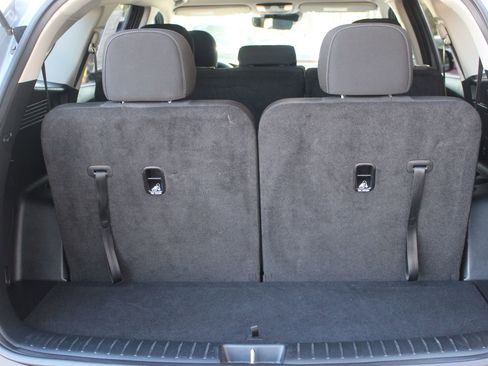 Used 2023 Kia Sorento LX image 10