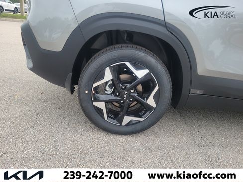 New 2026 Kia Seltos S FWD image 9