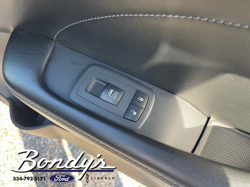 Used 2019 Dodge Challenger SXT w/ Plus Package image 19