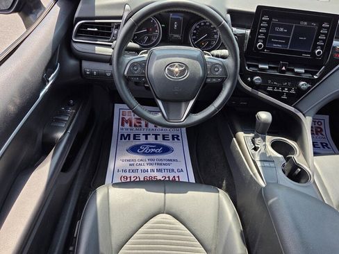 Used 2022 Toyota Camry SE w/ Convenience Package FWD image 7